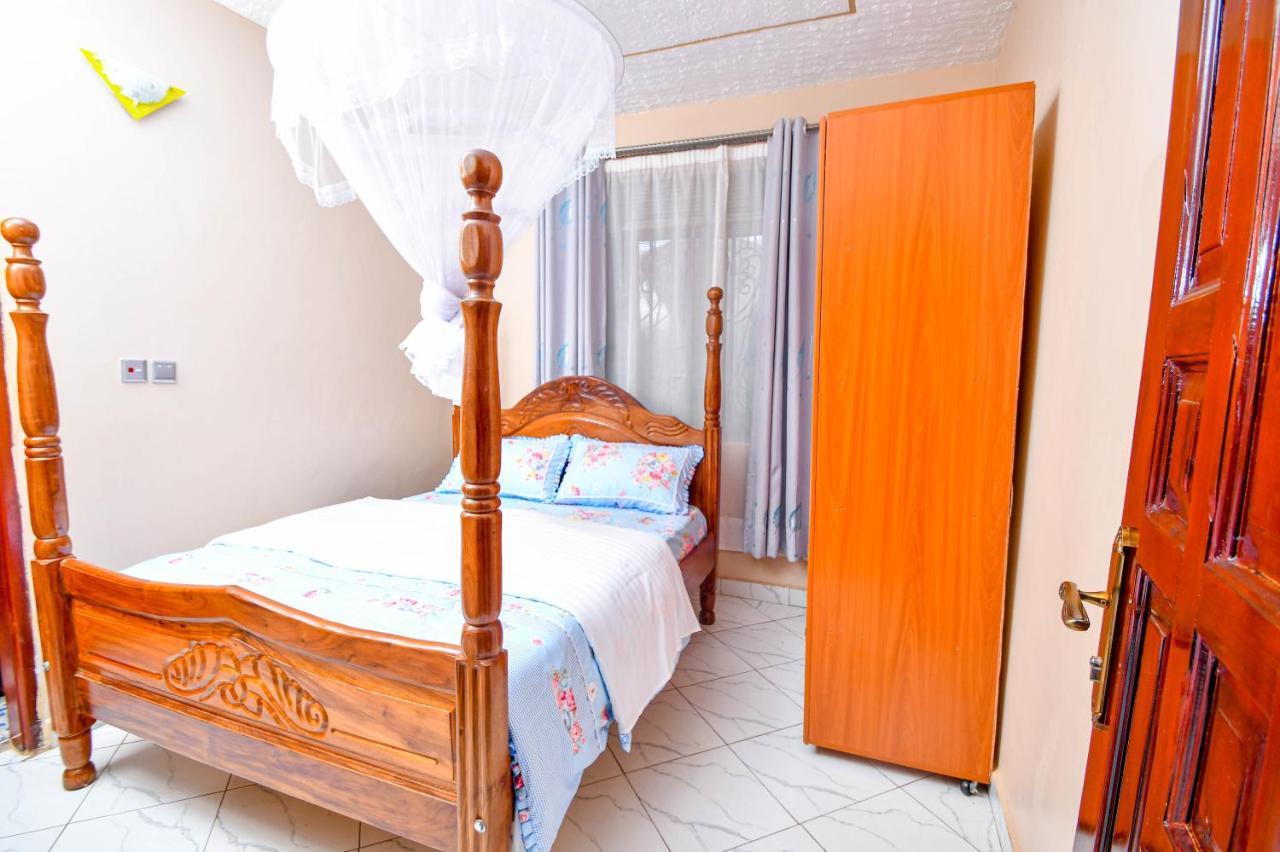 Peace Of Mind Suites Entebbe Exteriör bild