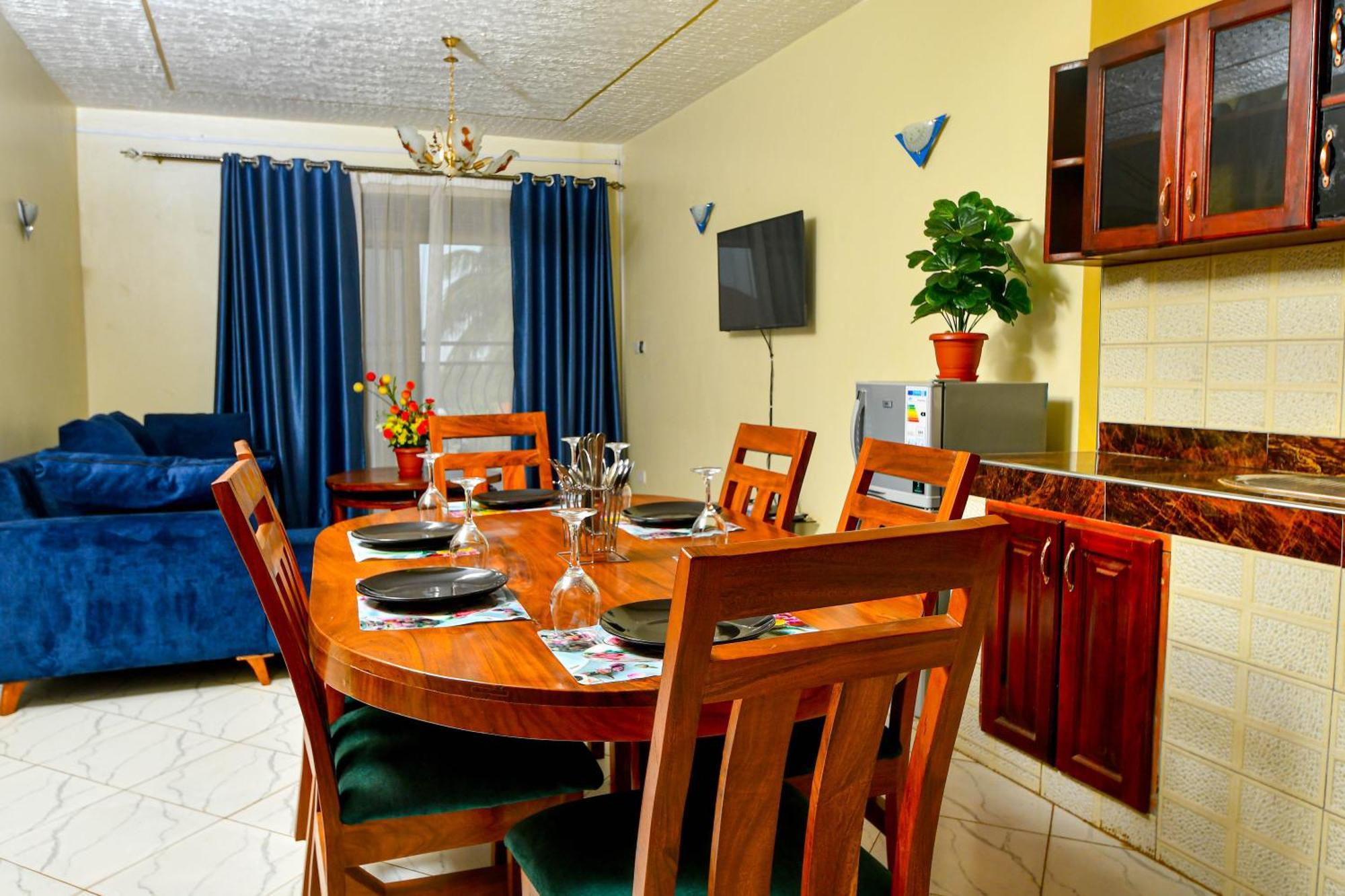 Peace Of Mind Suites Entebbe Exteriör bild