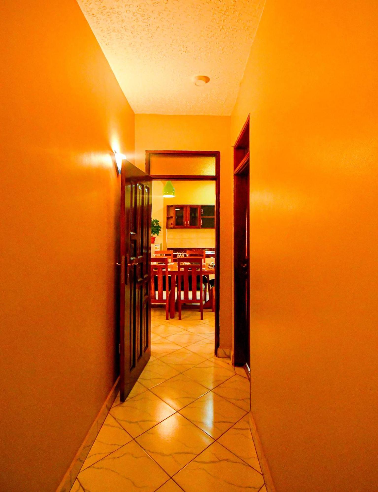 Peace Of Mind Suites Entebbe Exteriör bild